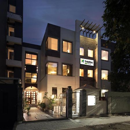 Treebo White Castle, Gurgaon Hotel Kültér fotó