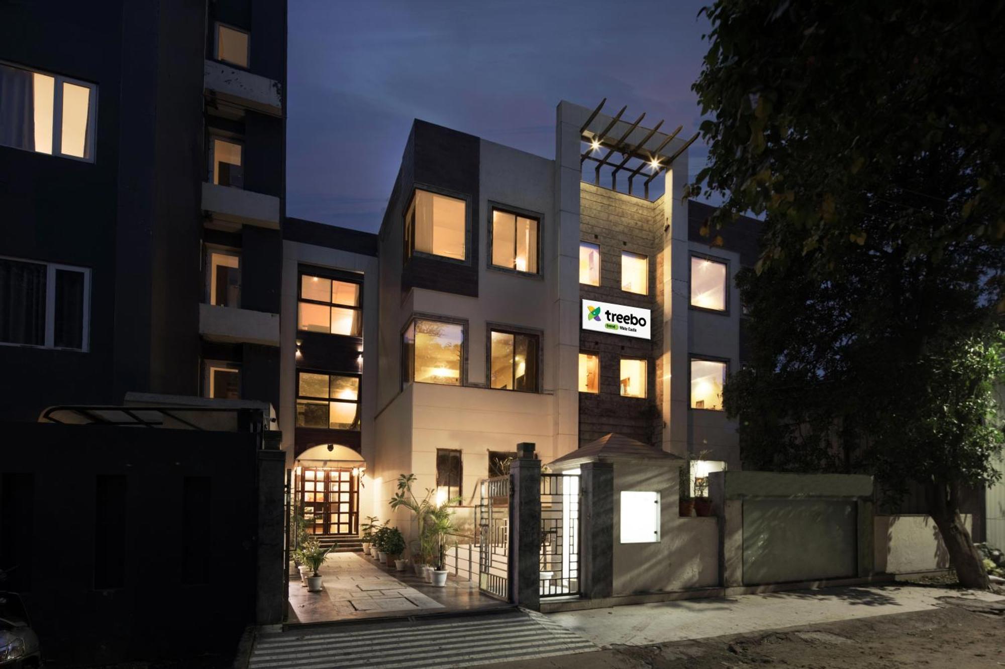 Treebo White Castle, Gurgaon Hotel Kültér fotó