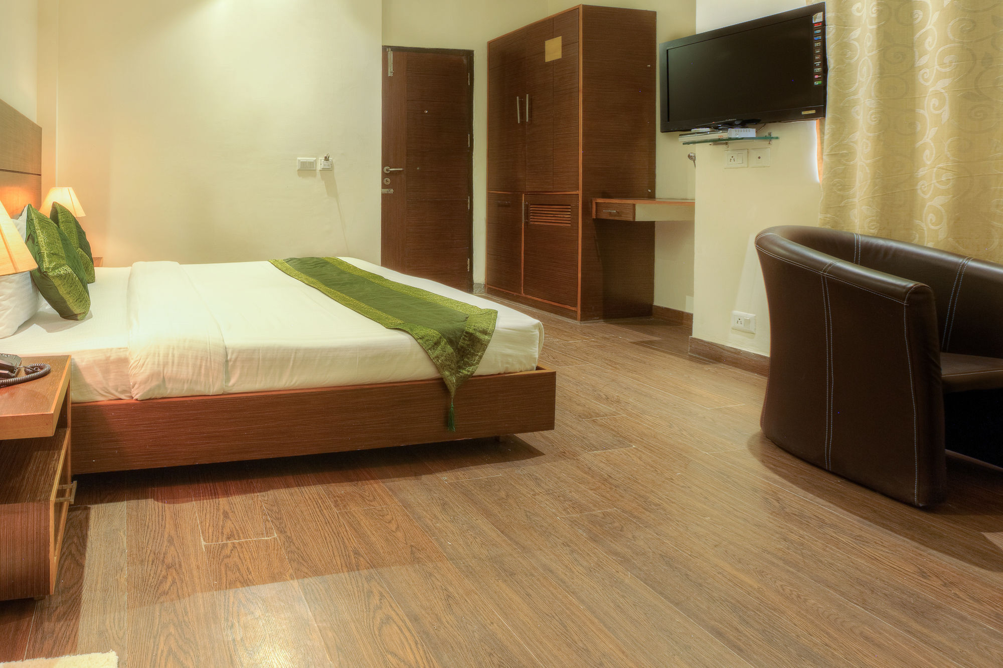 Treebo White Castle, Gurgaon Hotel Kültér fotó